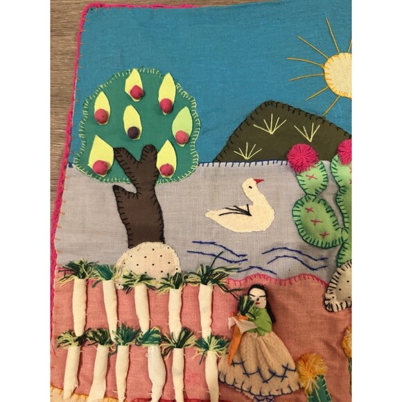 ARPILLERA Peruvian Folk Art Handmade Tapestry Garden Animals 3D 18 x 18 inches - Picture 6 of 12